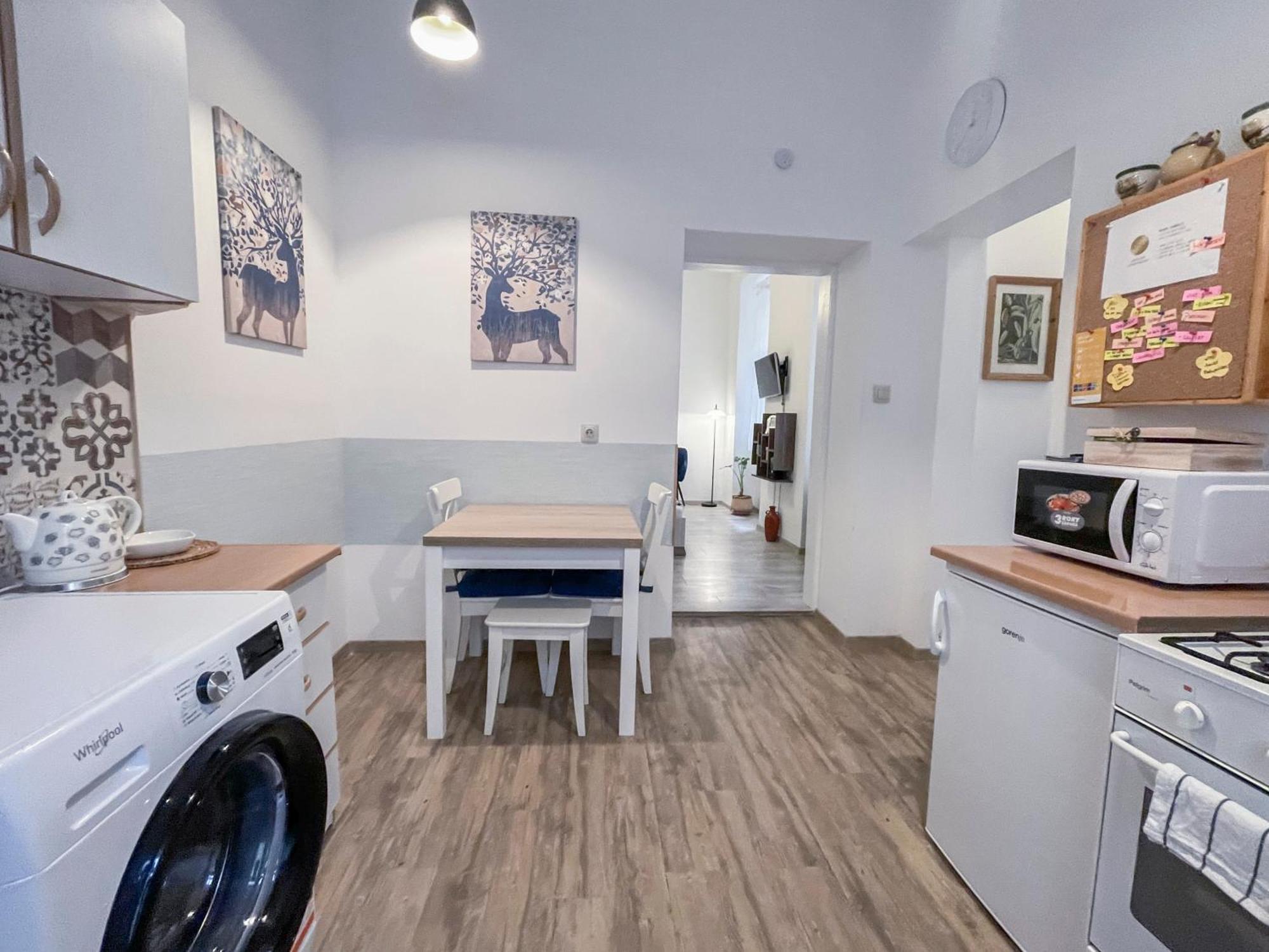 Free Parking, Downtown Apartment Near New York Cafe Budapest Luaran gambar
