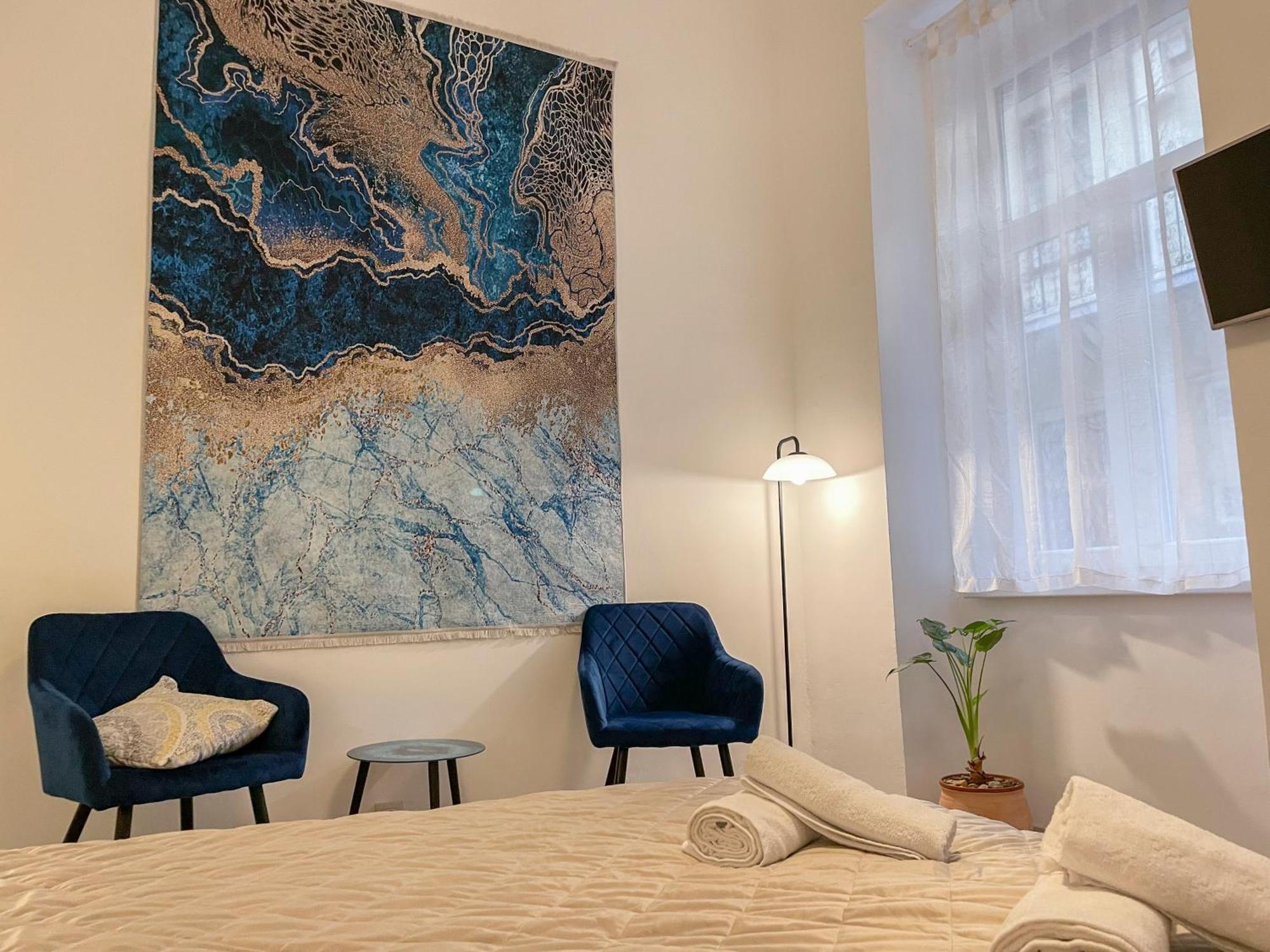 Free Parking, Downtown Apartment Near New York Cafe Budapest Luaran gambar