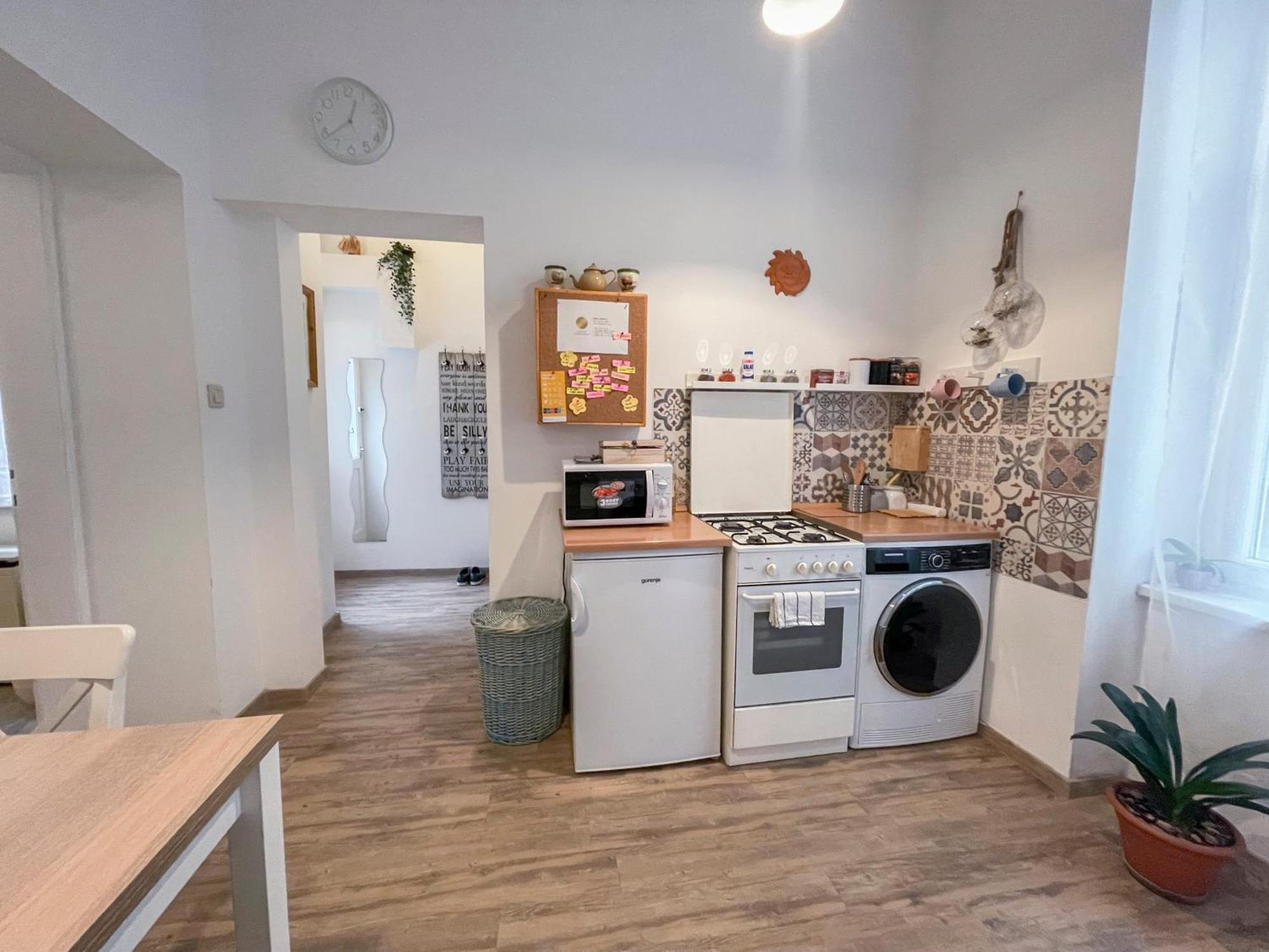 Free Parking, Downtown Apartment Near New York Cafe Budapest Luaran gambar
