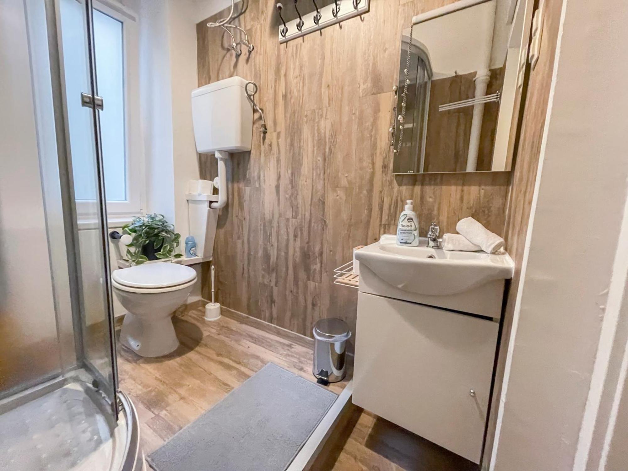 Free Parking, Downtown Apartment Near New York Cafe Budapest Luaran gambar