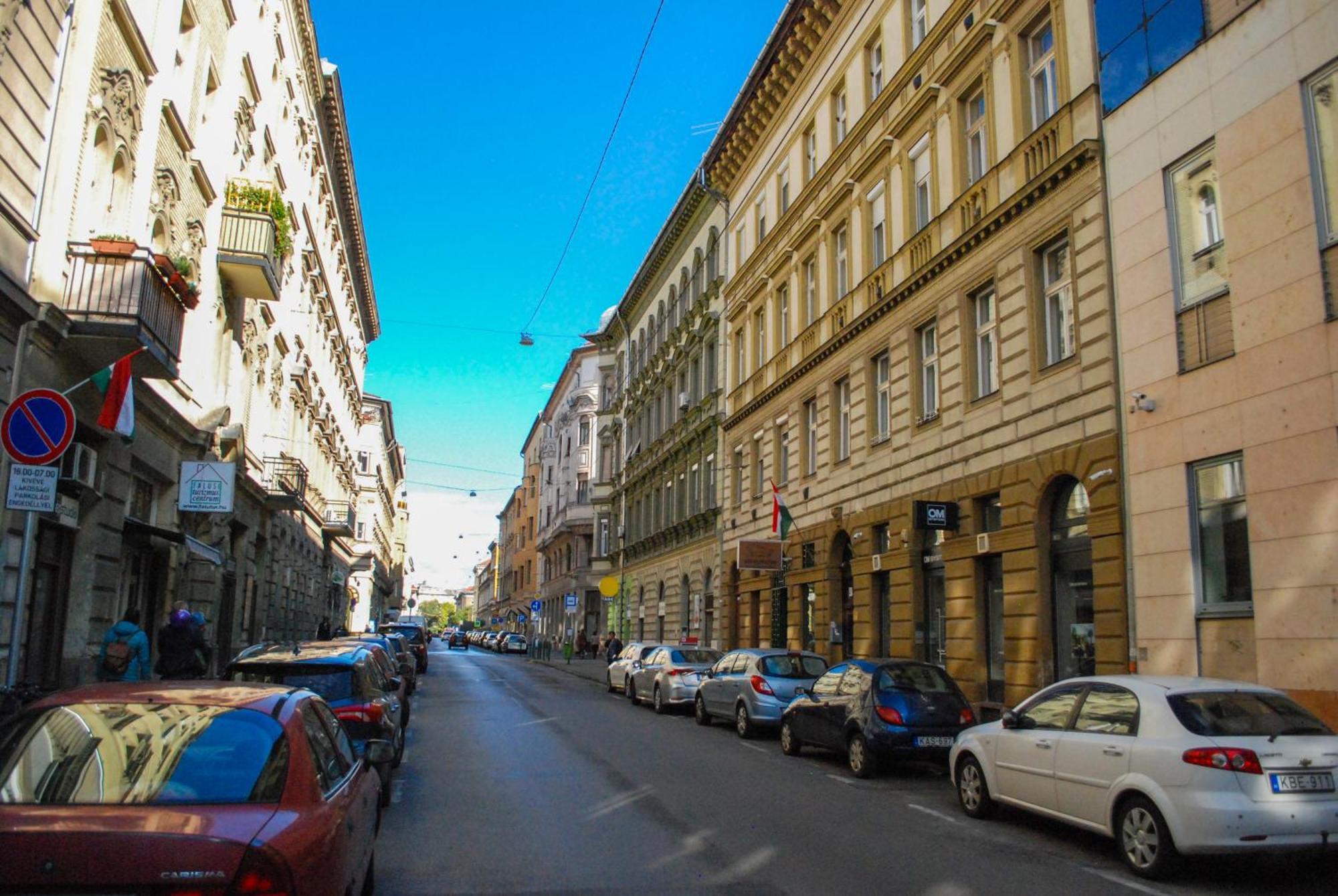 Free Parking, Downtown Apartment Near New York Cafe Budapest Luaran gambar