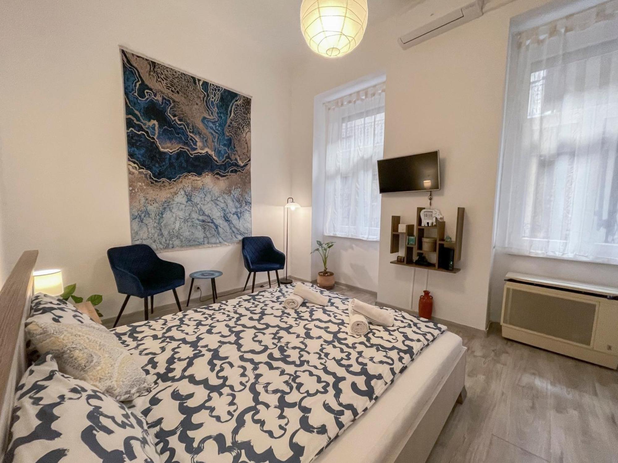Free Parking, Downtown Apartment Near New York Cafe Budapest Luaran gambar